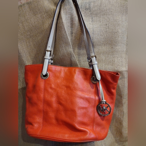 Michael Kors double strap Large orange leather shoulder bag - Picture 4 of 5